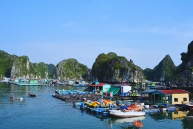 Hanoi - Halong Bay - Cua Van Fishing Village - Ho Dong Tien (L, D)